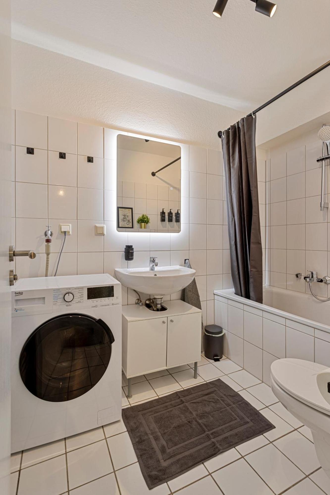 Apartment Science Trifft Helden By Cordissky 15 Minuten Zu Fuss Vom Hauptbahnhof Essen